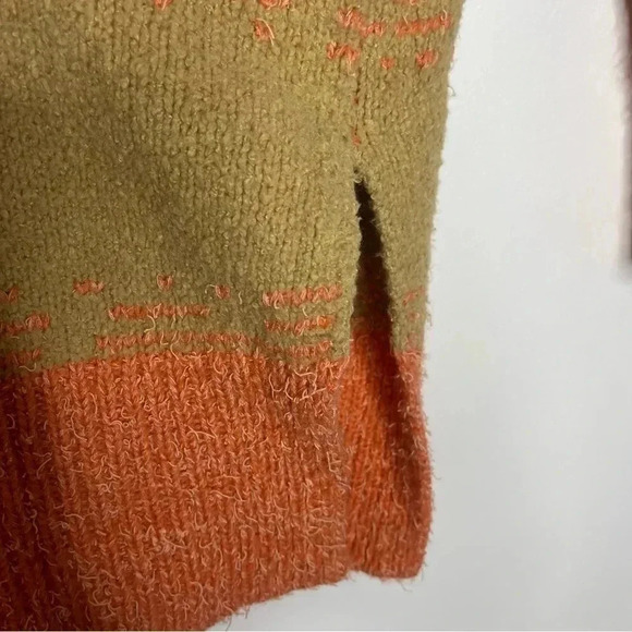 Pilcro Coral Tan Pullover Sweater Size Small - Picture 3 of 8